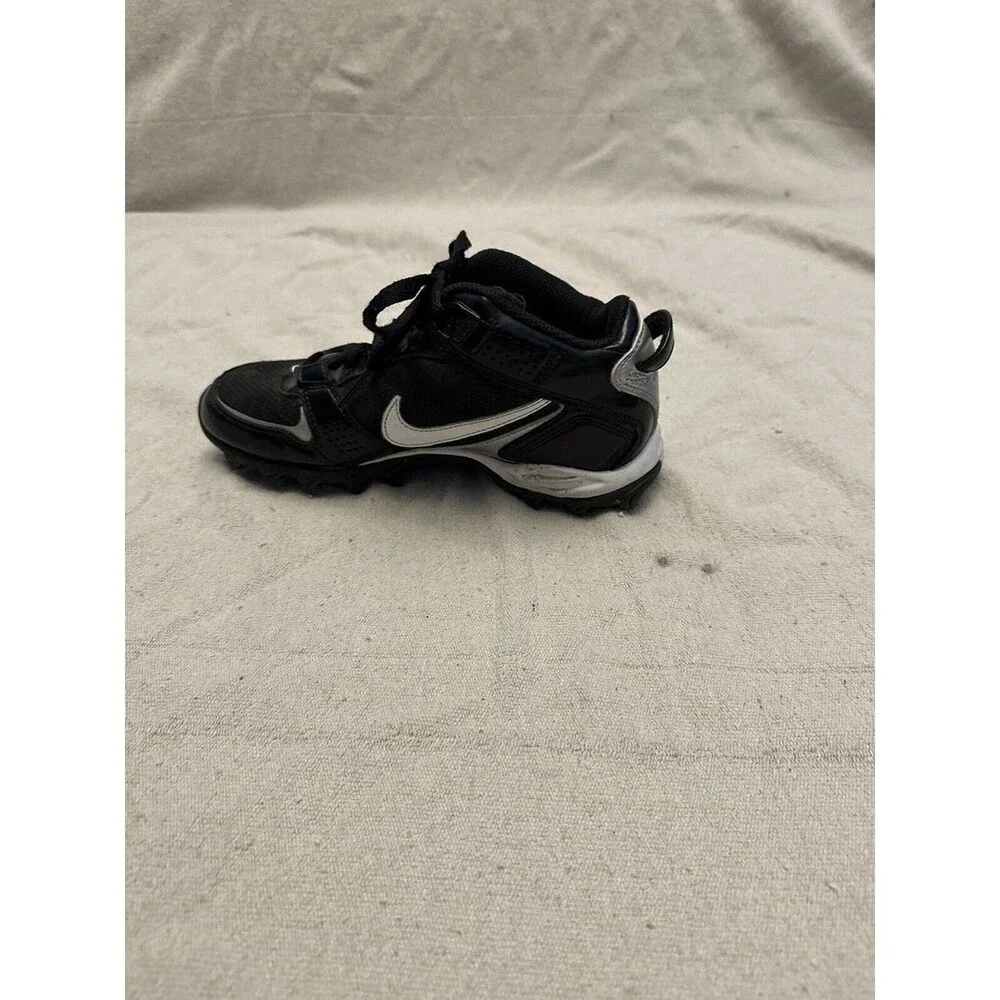 Nike Land Shark Legacy Youth Cleats Size 4.5Y Black. 396263-012
